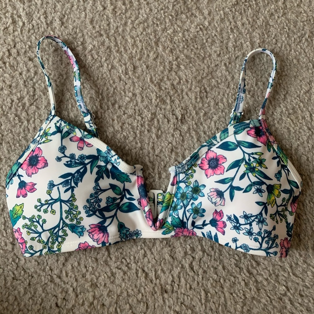 Women’s swimsuit top